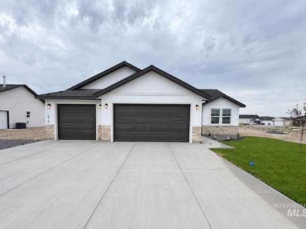 979 Tunnel St, Twin Falls, ID 83301