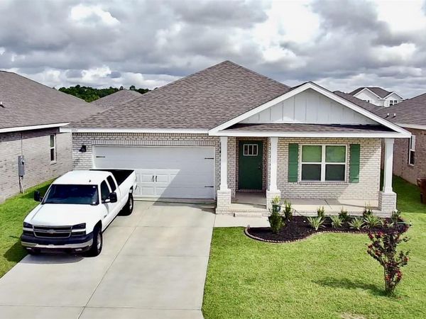 8084 Fir Tree Dr, Milton, FL 32583