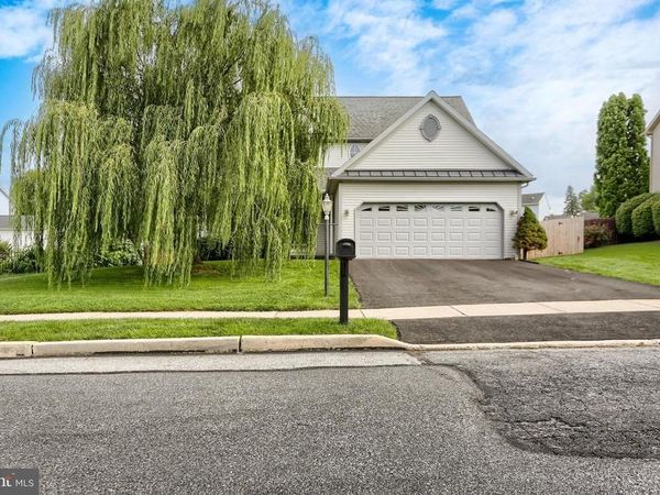 6207 CHATHAM GLENN WAY, HARRISBURG, PA 17111