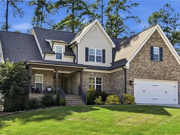 600 Wentworth Drive , Winston-Salem, NC 27107