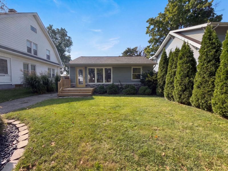 27 W Kenworth Road , Columbus, OH 43214 Photo 1
