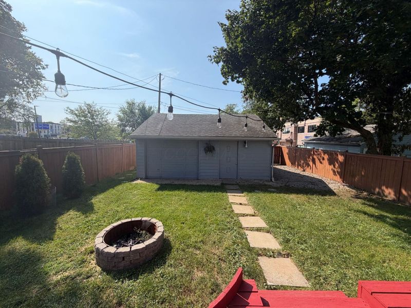 27 W Kenworth Road , Columbus, OH 43214 Photo 19