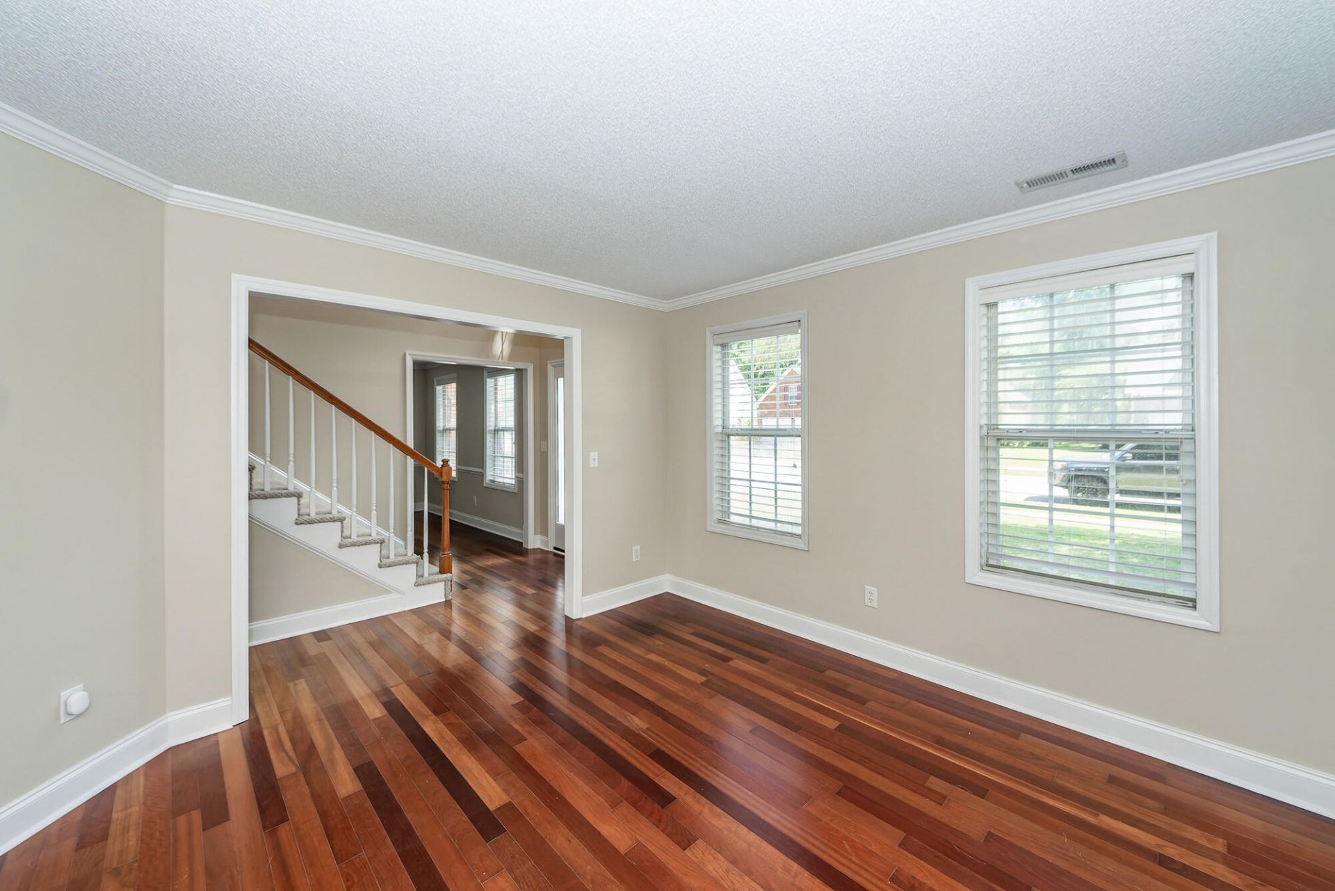 107 Spalding Circle Photo 5