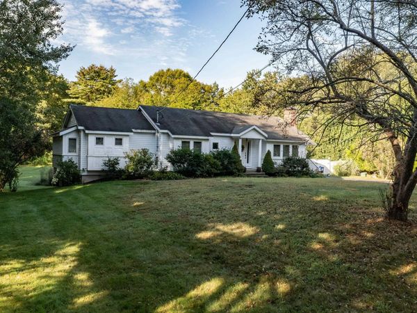 29 Depot Road, Hampton Falls, NH 03844
