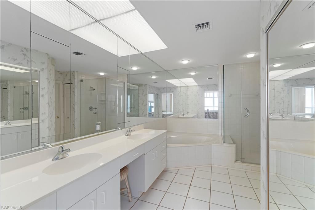 267 Barefoot Beach Blvd, Unit 204, Bonita Springs, FL 34134 Photo