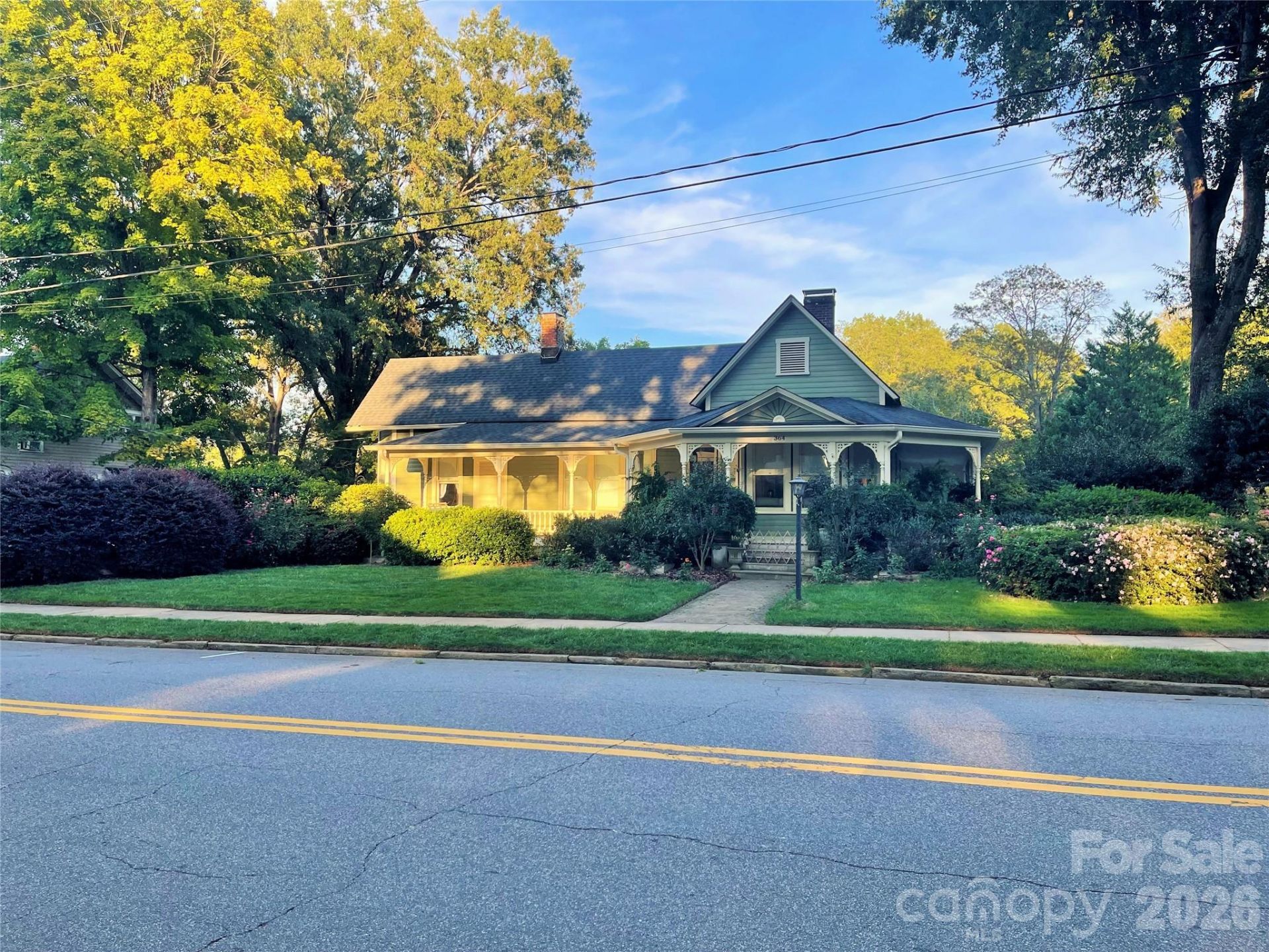 364 6th Street Nw, Hickory, NC 28601 Main Photo