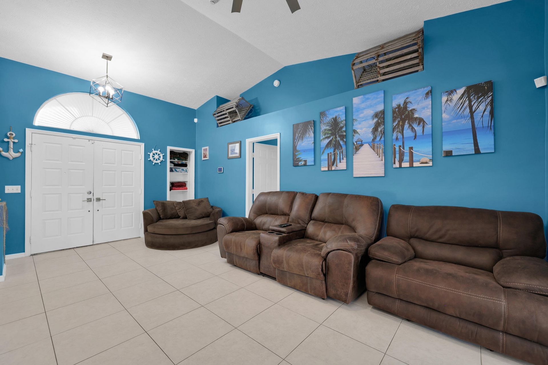 202 SE Grove Avenue, Port Saint Lucie, FL 34983 Photo