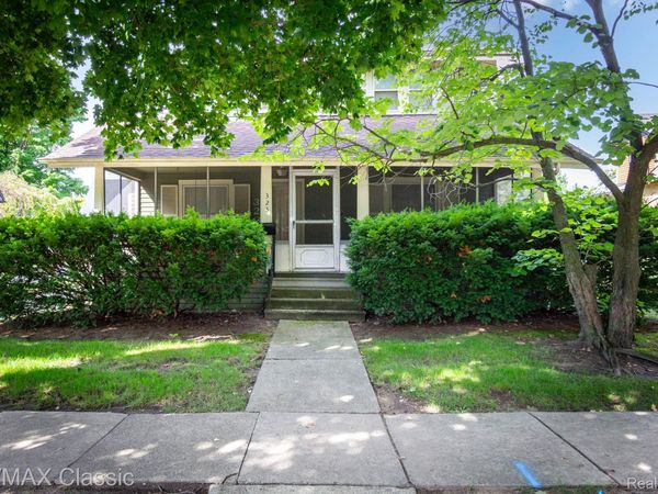 323 East Street, Milford Village, Mi 48381