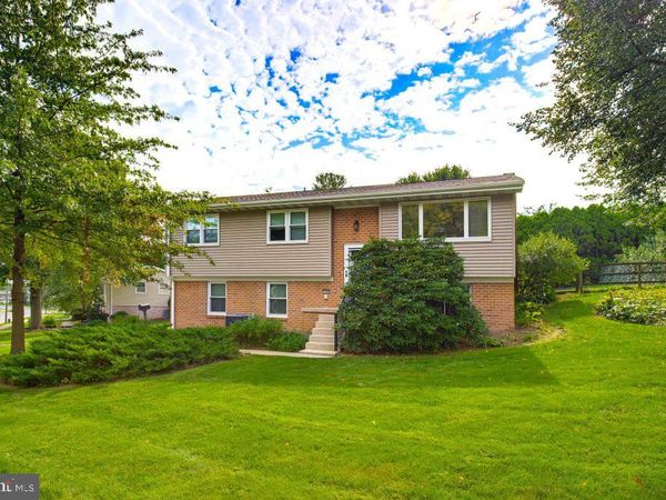 104 OXFORD DRIVE, LITITZ, PA 17543