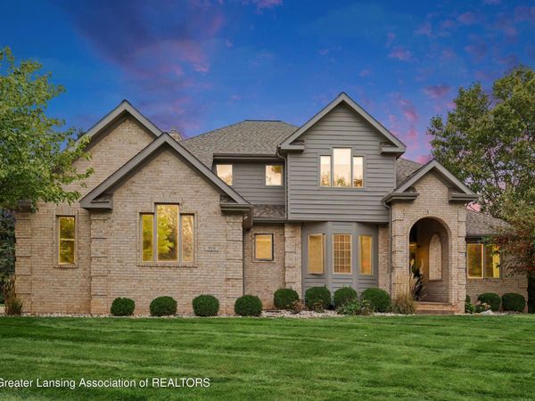 910 Sandhill Drive, DeWitt, MI 48820