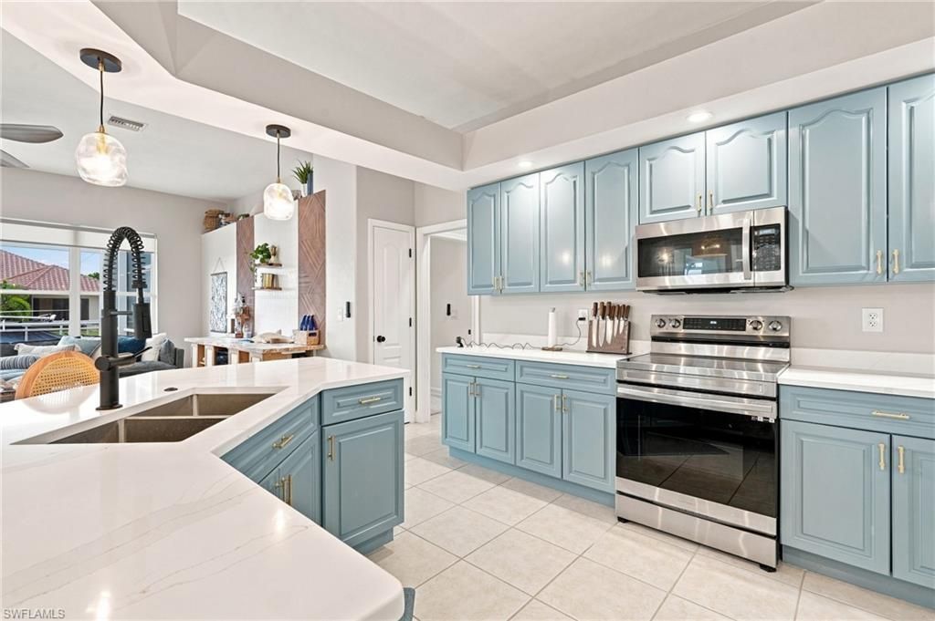 1909 SW 29th Ter, Cape Coral, FL 33914 Photo