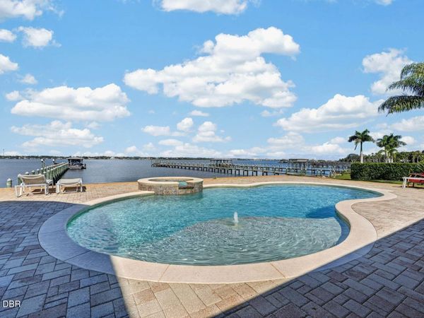 14 Granville Circle, Daytona Beach, FL 32118