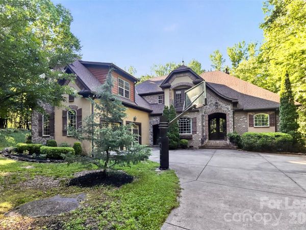 6031 Greystone Drive, Matthews, NC 28104