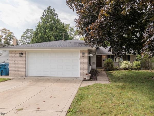 25100 Arlington Lane, North Olmsted, OH 44070