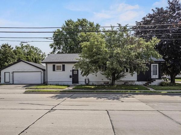 1222 KNAPP STREET, Oshkosh, WI 54902