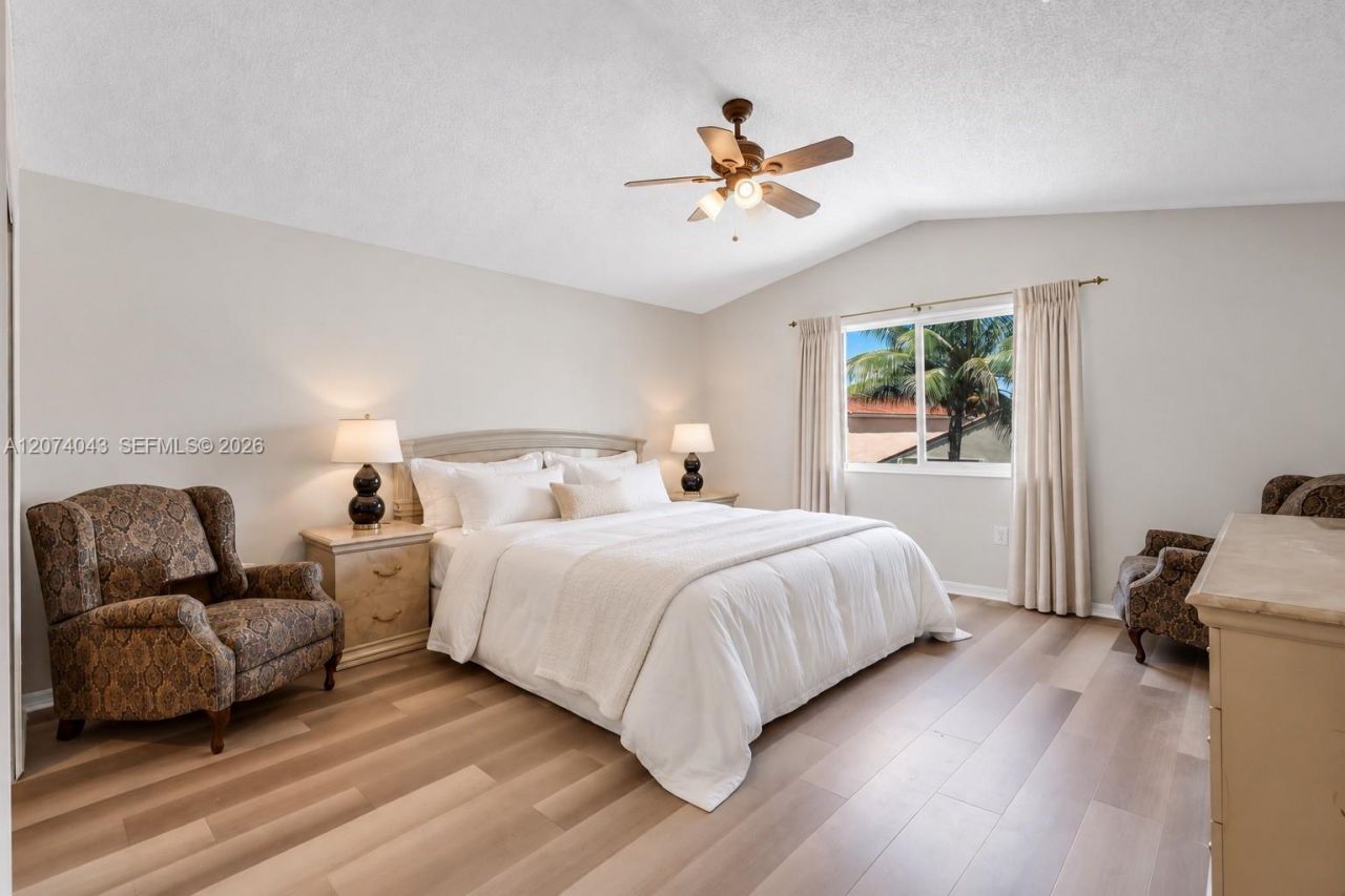 18961 NW 10th Ter, Pembroke Pines, FL 33029 Photo