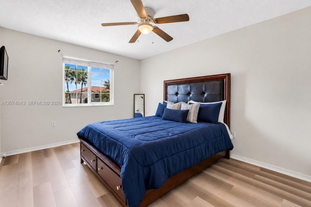 18961 NW 10th Ter, Pembroke Pines, FL 33029 Photo