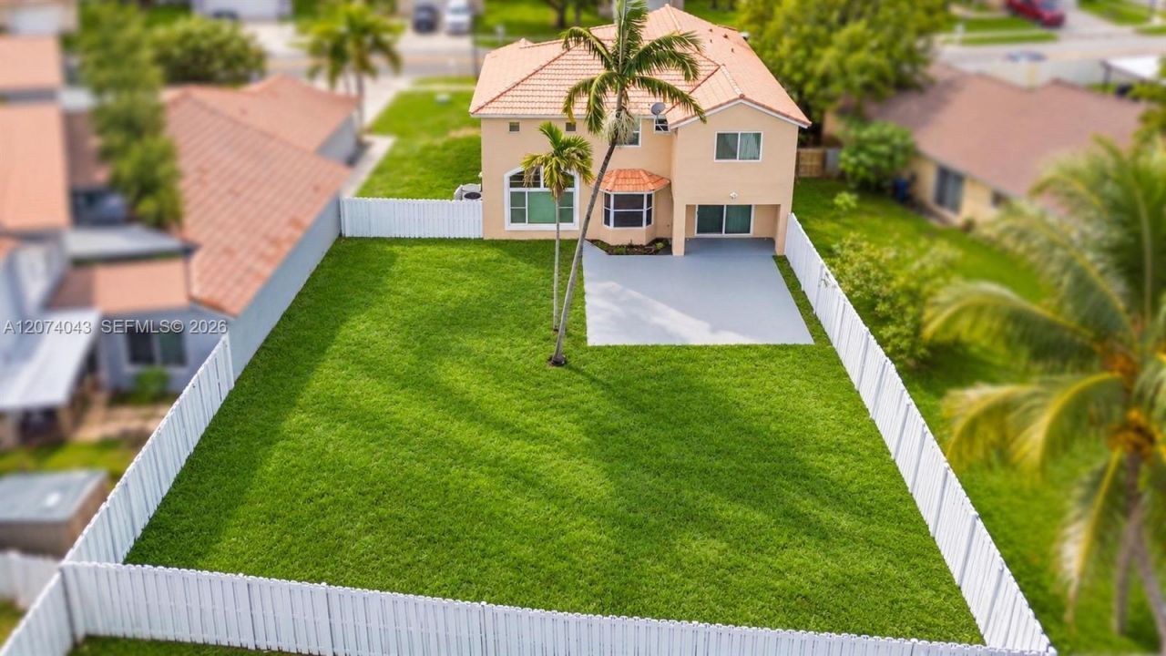 18961 NW 10th Ter, Pembroke Pines, FL 33029 Photo