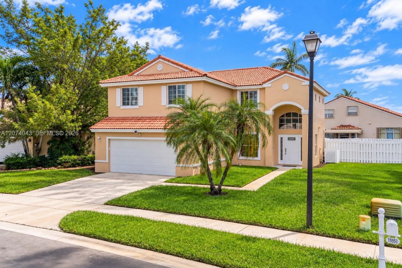 18961 NW 10th Ter, Pembroke Pines, FL 33029 Photo