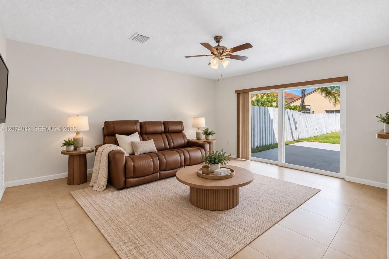 18961 NW 10th Ter, Pembroke Pines, FL 33029 Photo