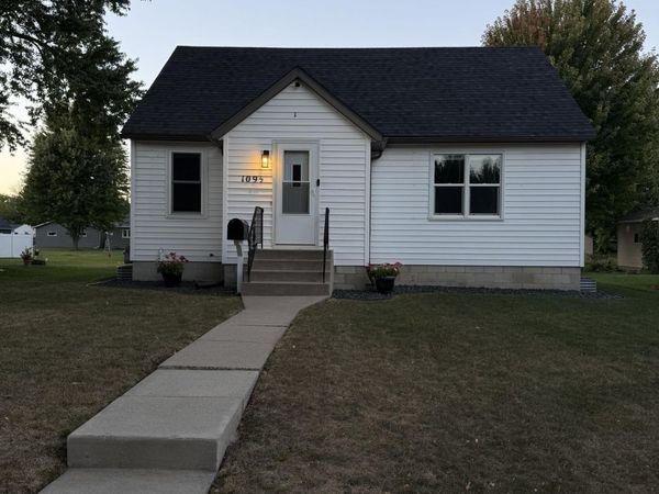 109 1/2 4th Street SW, New Prague, MN 56071