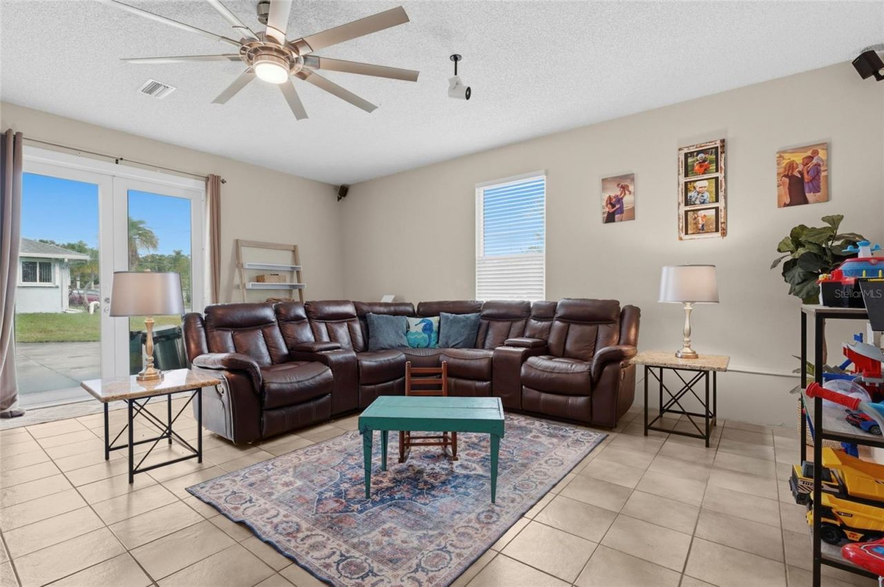 2112 S Brink Avenue, Sarasota, FL 34239 Photo