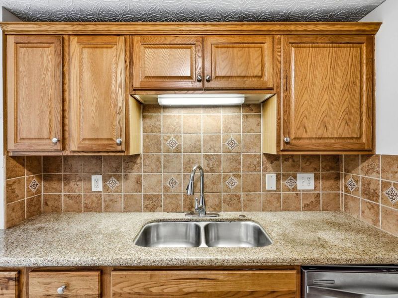 4943 Old Tree Avenue , Columbus, OH 43228 Photo 12