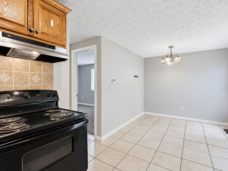4943 Old Tree Avenue , Columbus, OH 43228 Photo 13