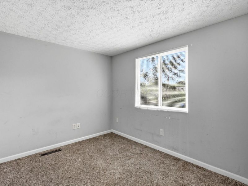 4943 Old Tree Avenue , Columbus, OH 43228 Photo 15