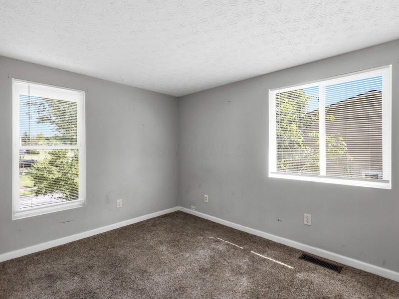 4943 Old Tree Avenue , Columbus, OH 43228 Photo 17
