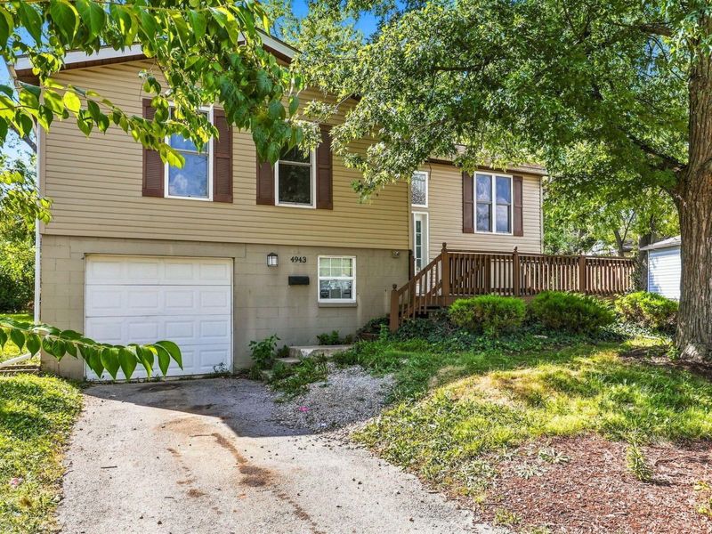 4943 Old Tree Avenue , Columbus, OH 43228 Photo 2