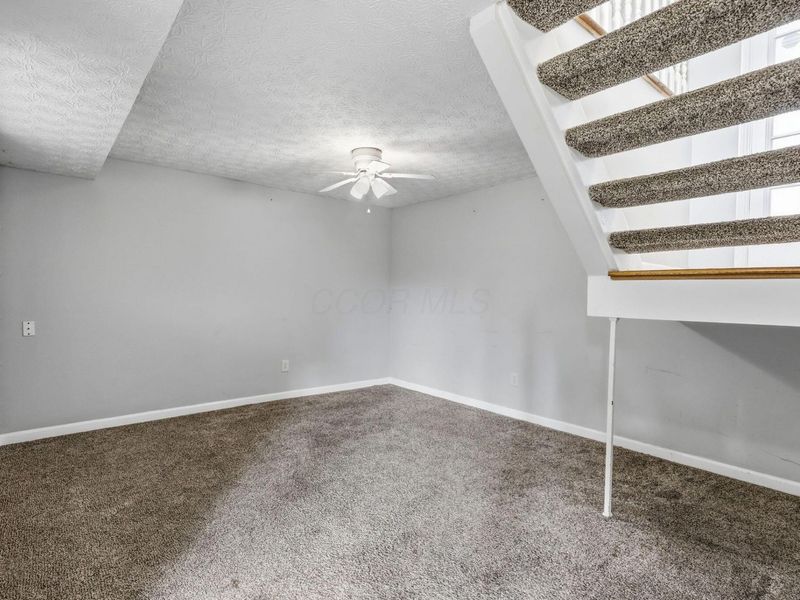 4943 Old Tree Avenue , Columbus, OH 43228 Photo 20
