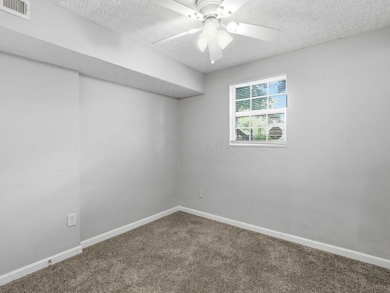 4943 Old Tree Avenue , Columbus, OH 43228 Photo 21