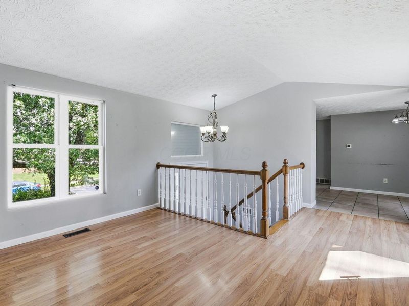 4943 Old Tree Avenue , Columbus, OH 43228 Photo 8