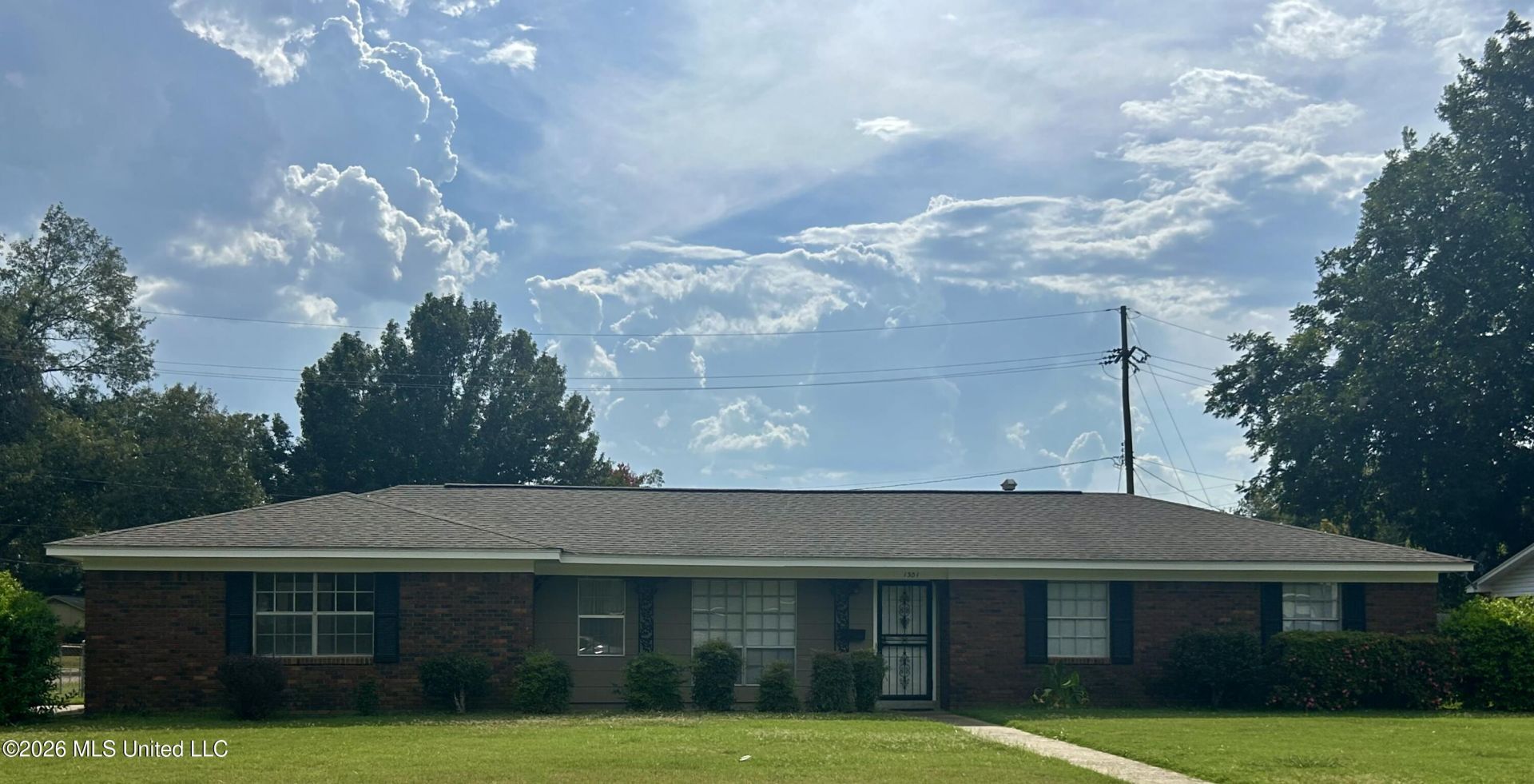 1301 Medallion Drive, Greenwood, MS 38930 Main Photo