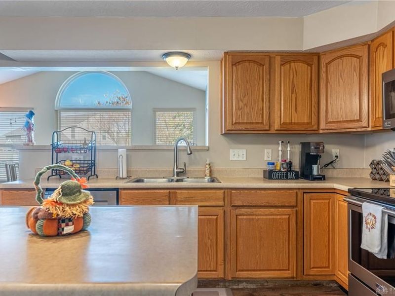1946 Michelle Lane, Middletown, OH 45044 Photo 13