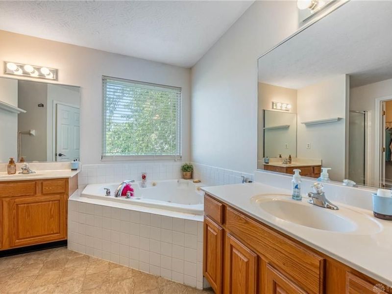 1946 Michelle Lane, Middletown, OH 45044 Photo 30