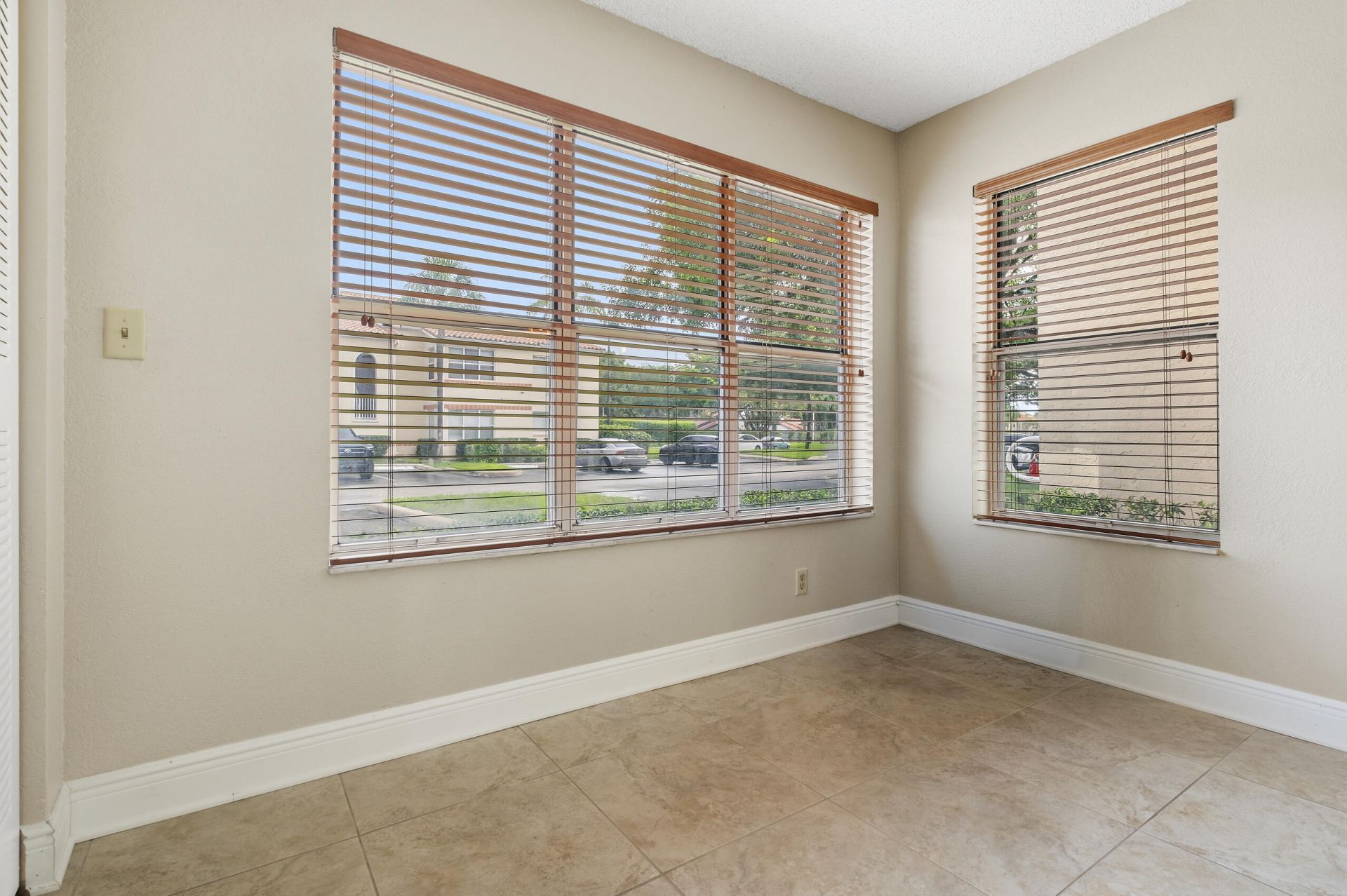 3350 Pinewalk Drive N, Unit 1411, Margate, FL 33063 Photo