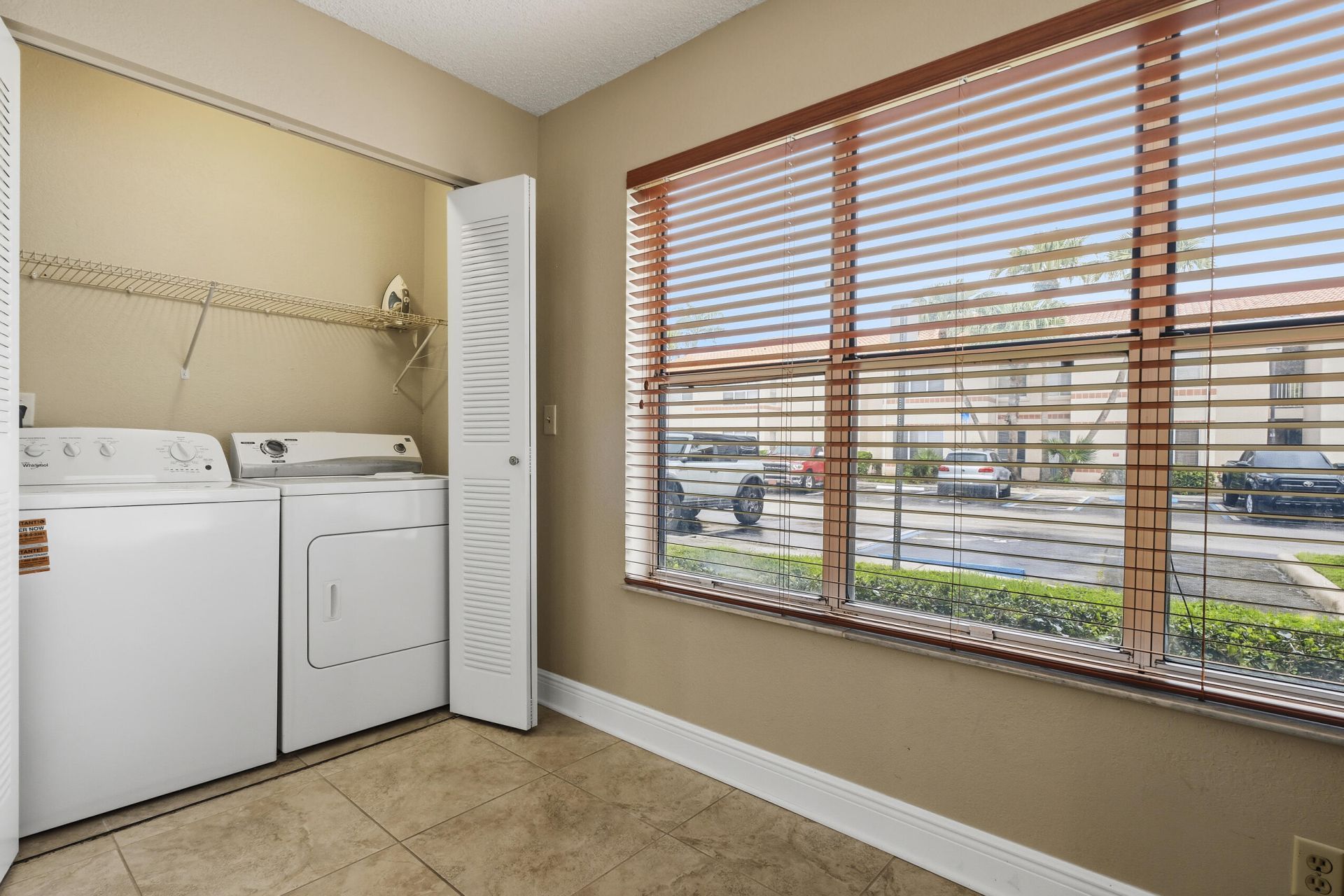 3350 Pinewalk Drive N, Unit 1411, Margate, FL 33063 Photo