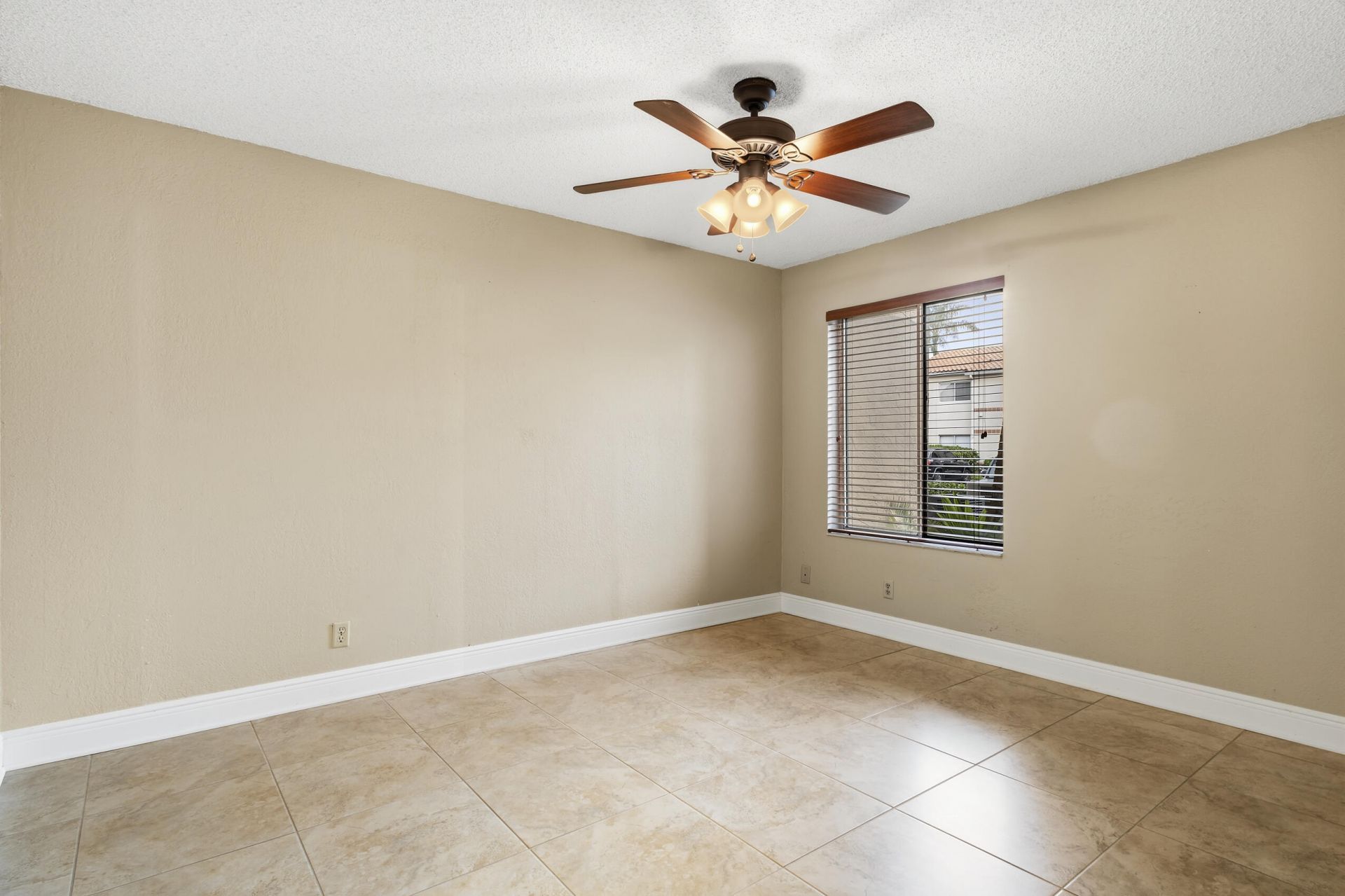 3350 Pinewalk Drive N, Unit 1411, Margate, FL 33063 Photo