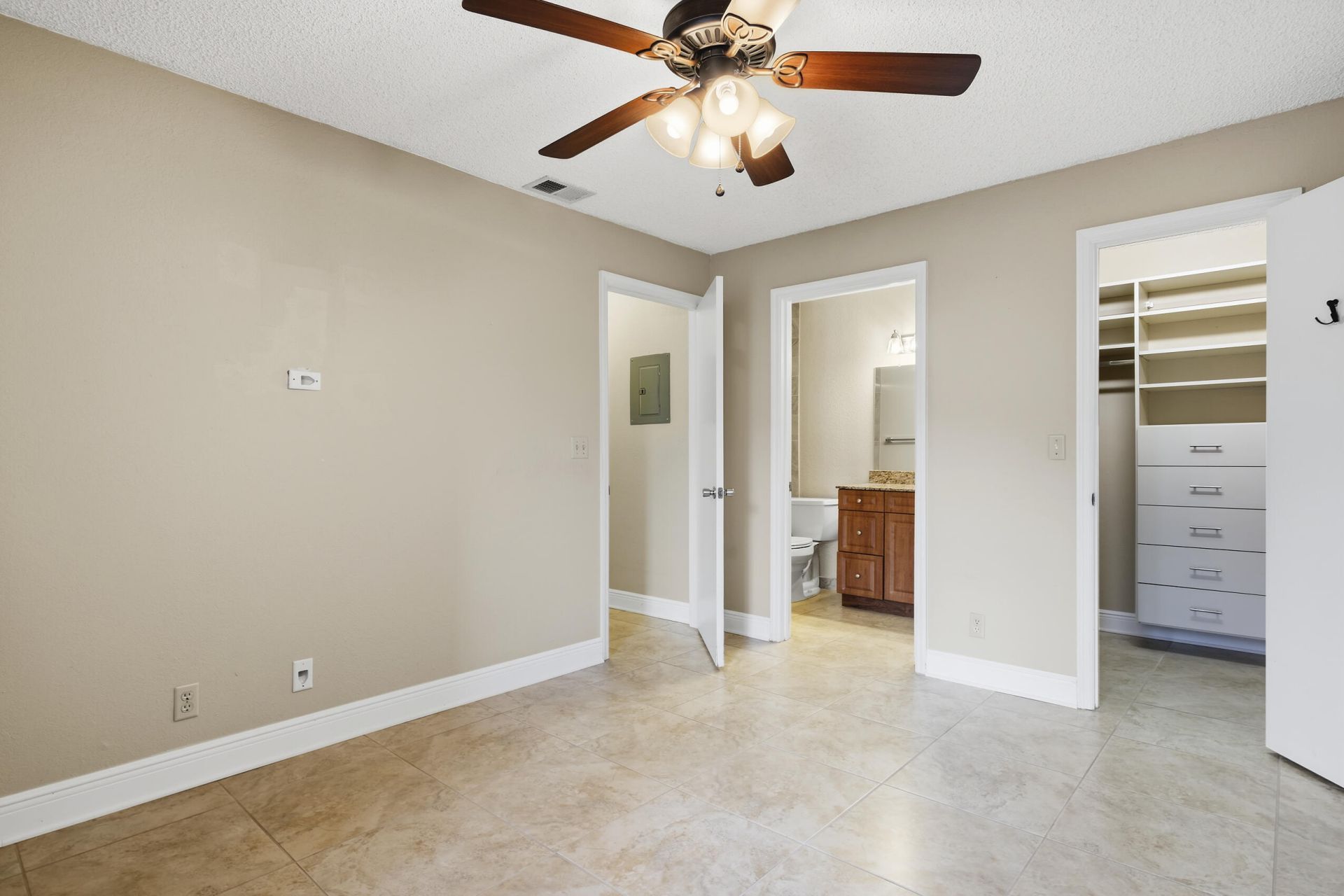 3350 Pinewalk Drive N, Unit 1411, Margate, FL 33063 Photo