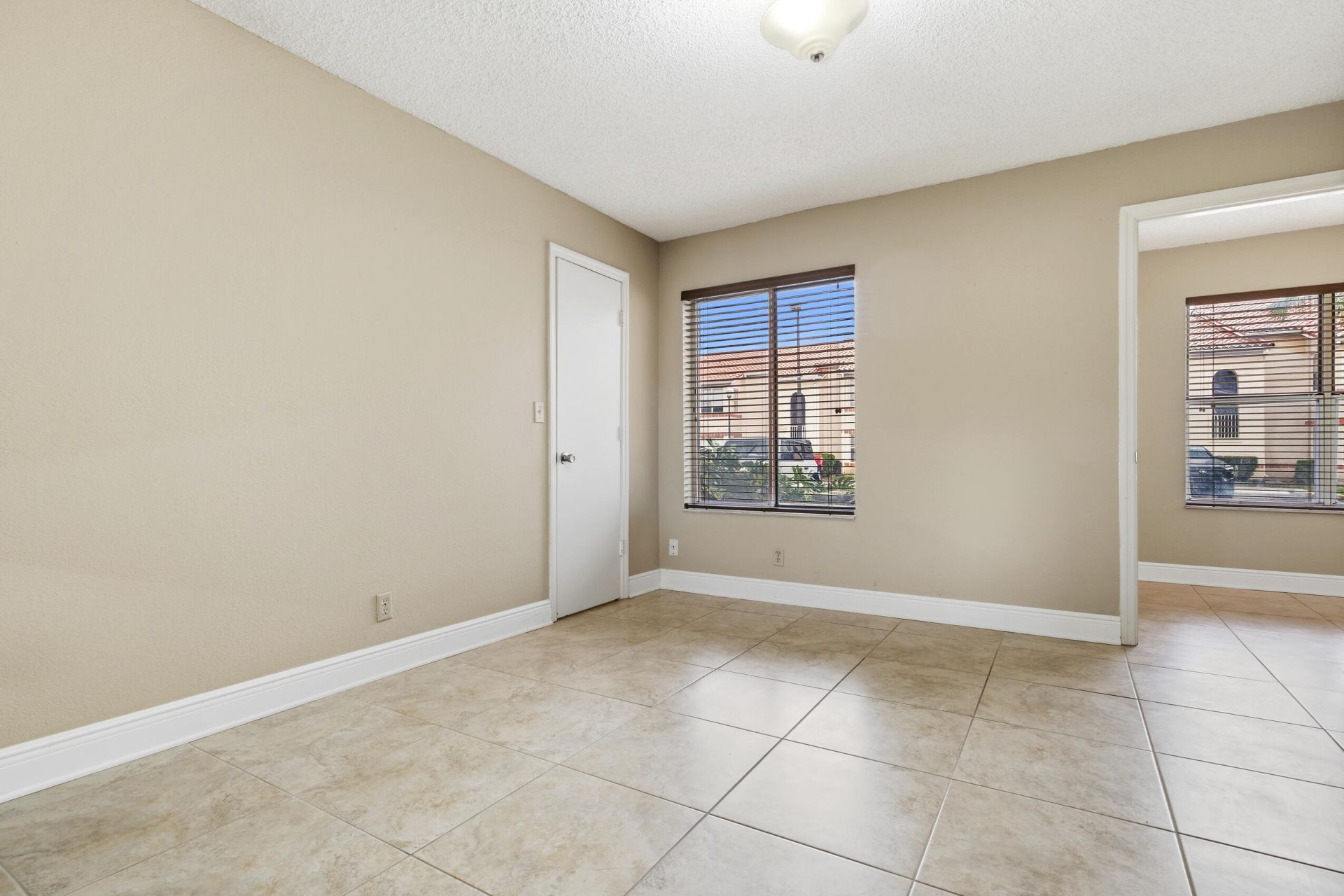 3350 Pinewalk Drive N, Unit 1411, Margate, FL 33063 Photo