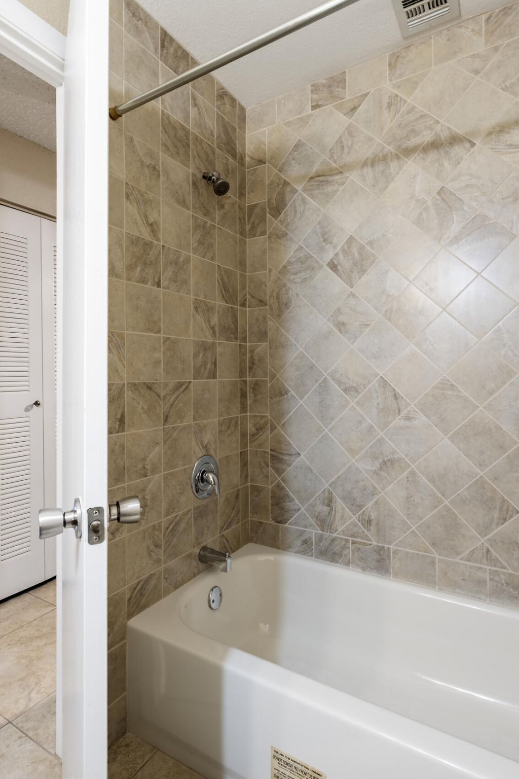 3350 Pinewalk Drive N, Unit 1411, Margate, FL 33063 Photo