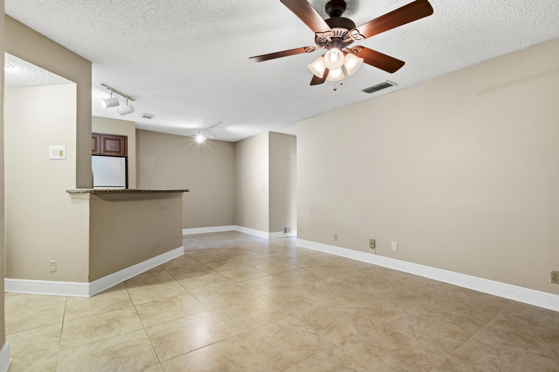 3350 Pinewalk Drive N, Unit 1411, Margate, FL 33063 Photo