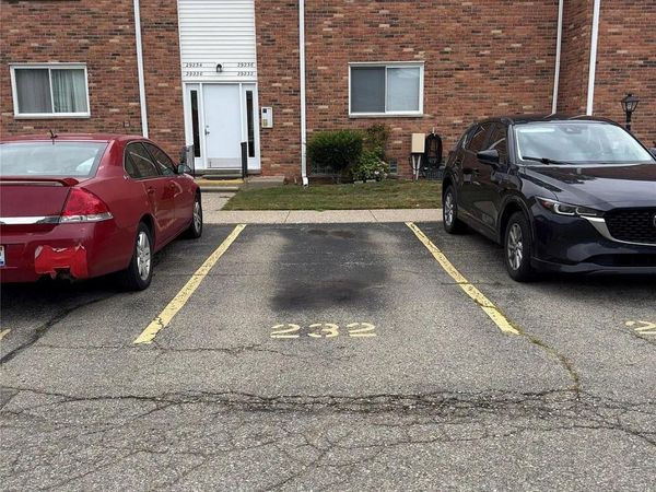 29232 Hoover Road, Unit 232, Warren, Mi 48093