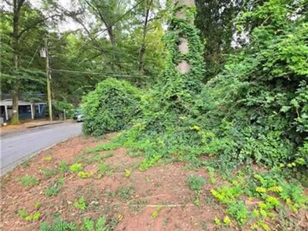 546 Dixon Street , Scottdale, GA 30079