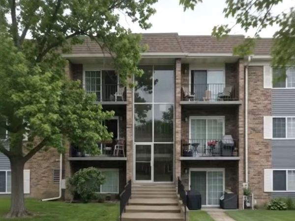 1627 N Windsor Drive, Unit 305, Arlington Heights, IL 60004