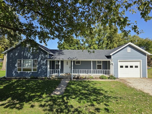 145 E Spaulding Avenue, Clifton, IL 60927