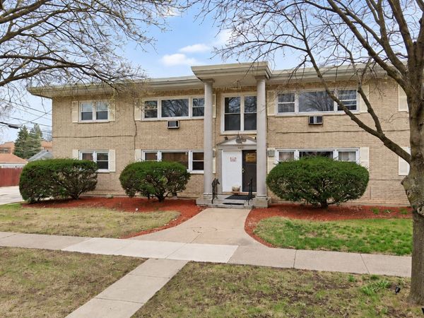 4010 Monroe Street, Unit 201, Bellwood, IL 60104