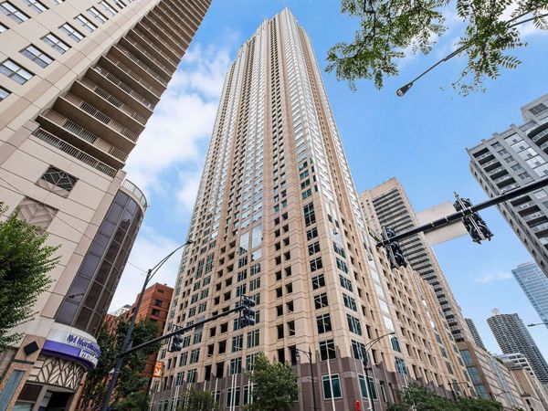 33 W Ontario Street , Unit 42ES, Chicago, IL 60654